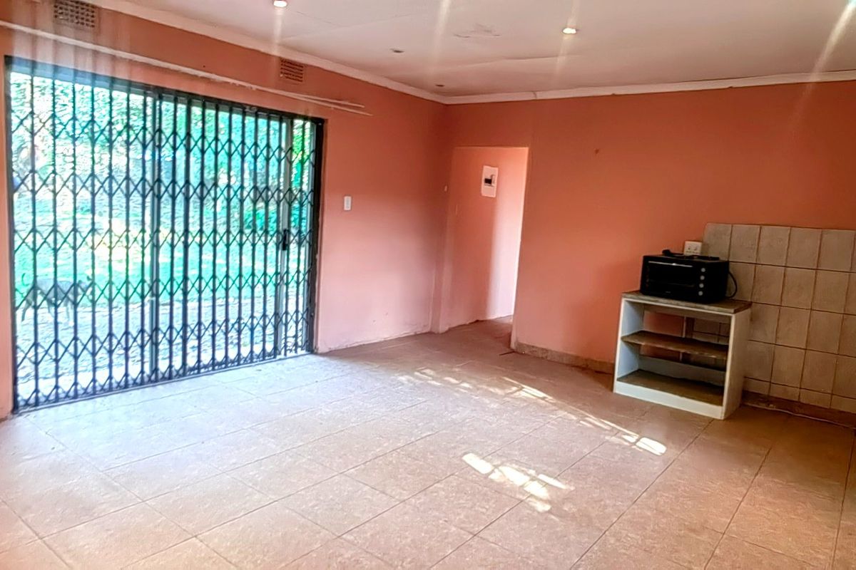 Spacious - Photo 4