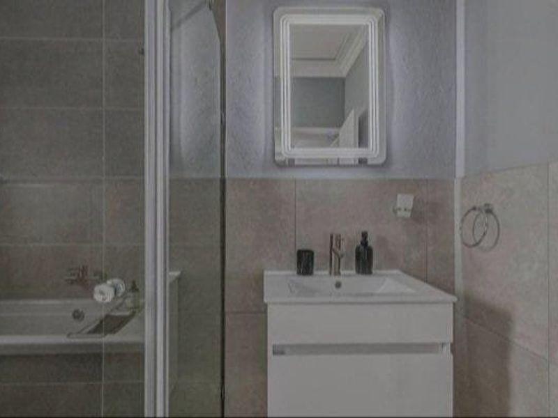 3 bedroom Apartment For rental at Waterfall manor  - Photo 10