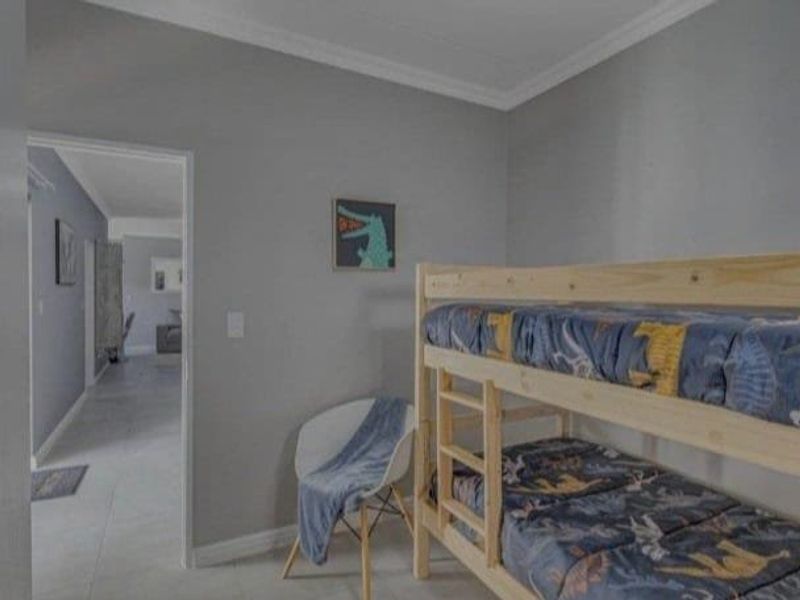 3 bedroom Apartment For rental at Waterfall manor  - Photo 9