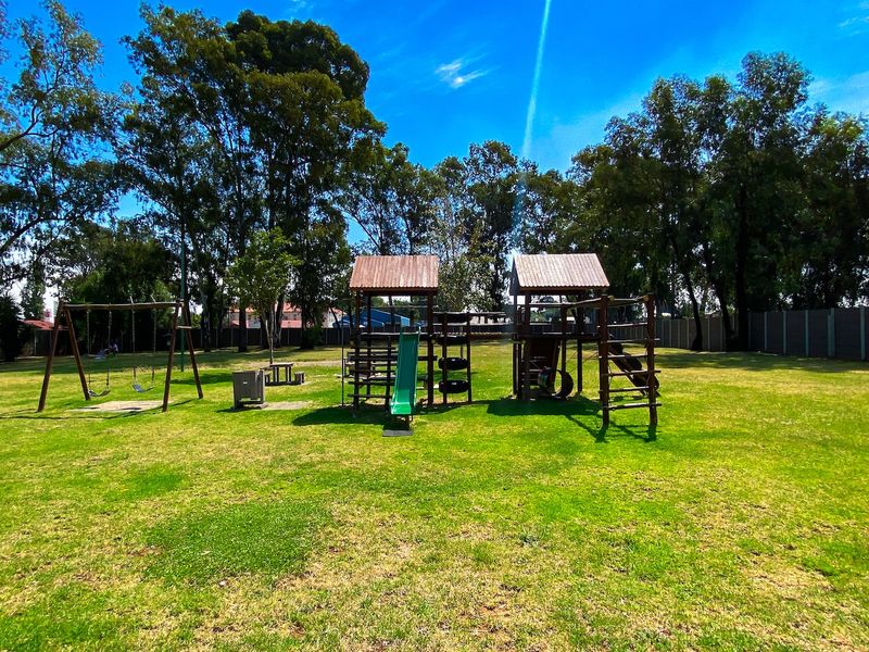 Modern Ground Floor Living at Golden Oaks – No Transfer or Bond Costs! - Photo 4
