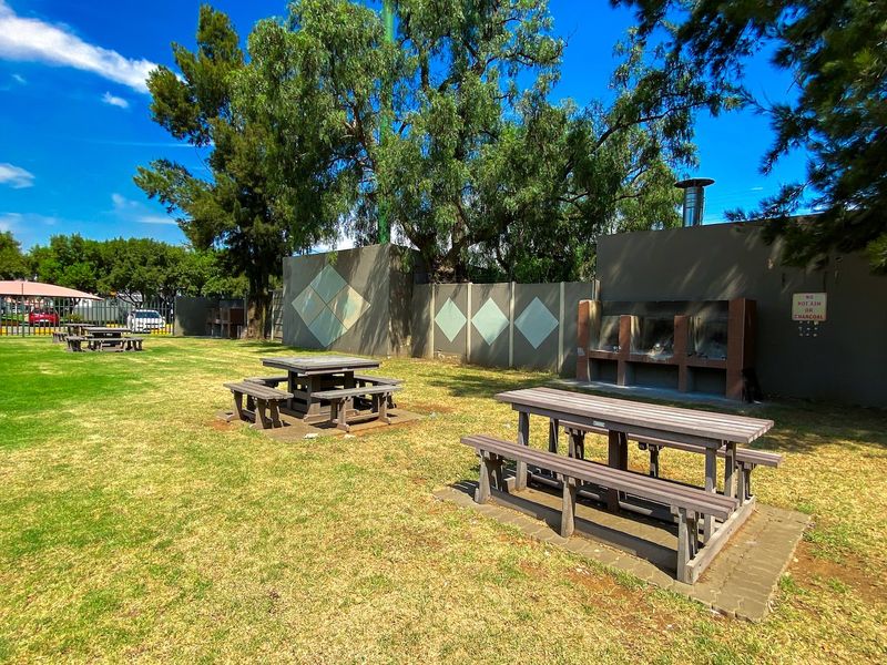 Modern Ground Floor Living at Golden Oaks – No Transfer or Bond Costs! - Photo 3