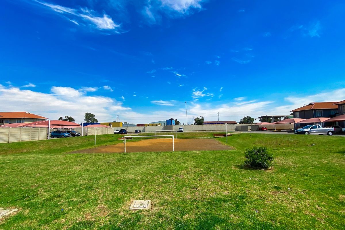 Modern Ground Floor Living at Golden Oaks – No Transfer or Bond Costs! - Photo 2