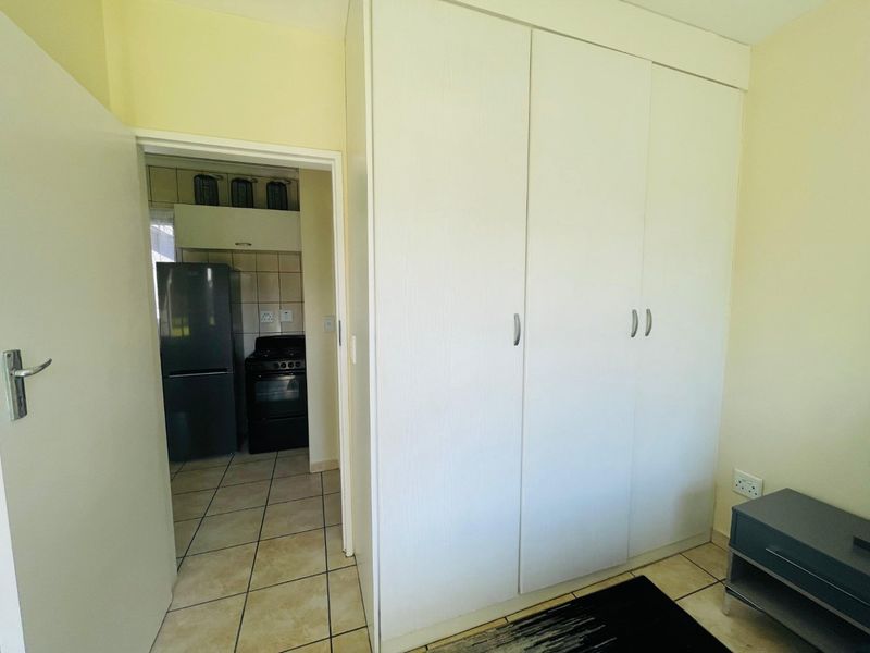 Modern 1 Bedroom Apartments for Sale at Golden Oaks – No Transfer or Bond Costs! - Photo 8
