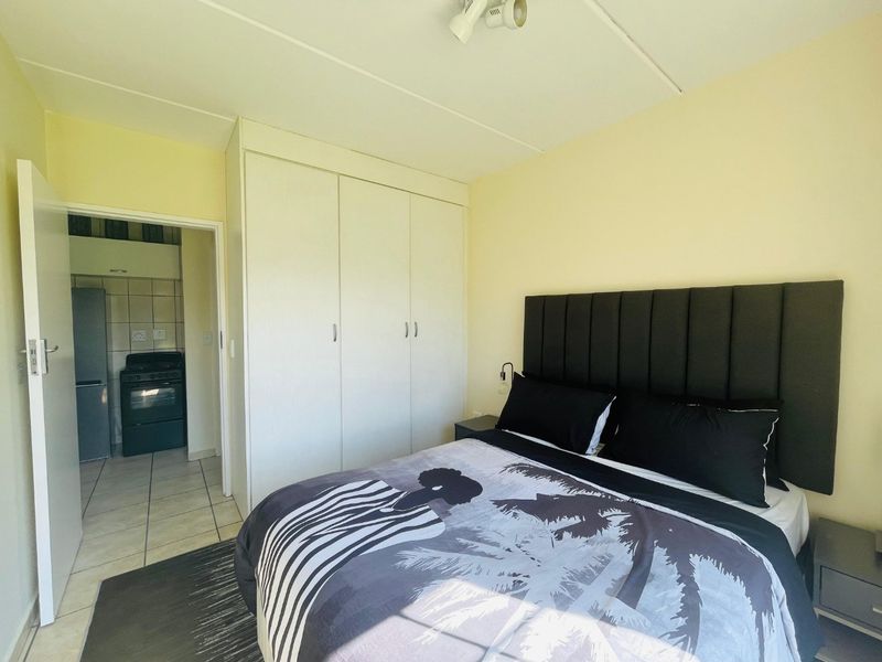 Modern 1 Bedroom Apartments for Sale at Golden Oaks – No Transfer or Bond Costs! - Photo 6