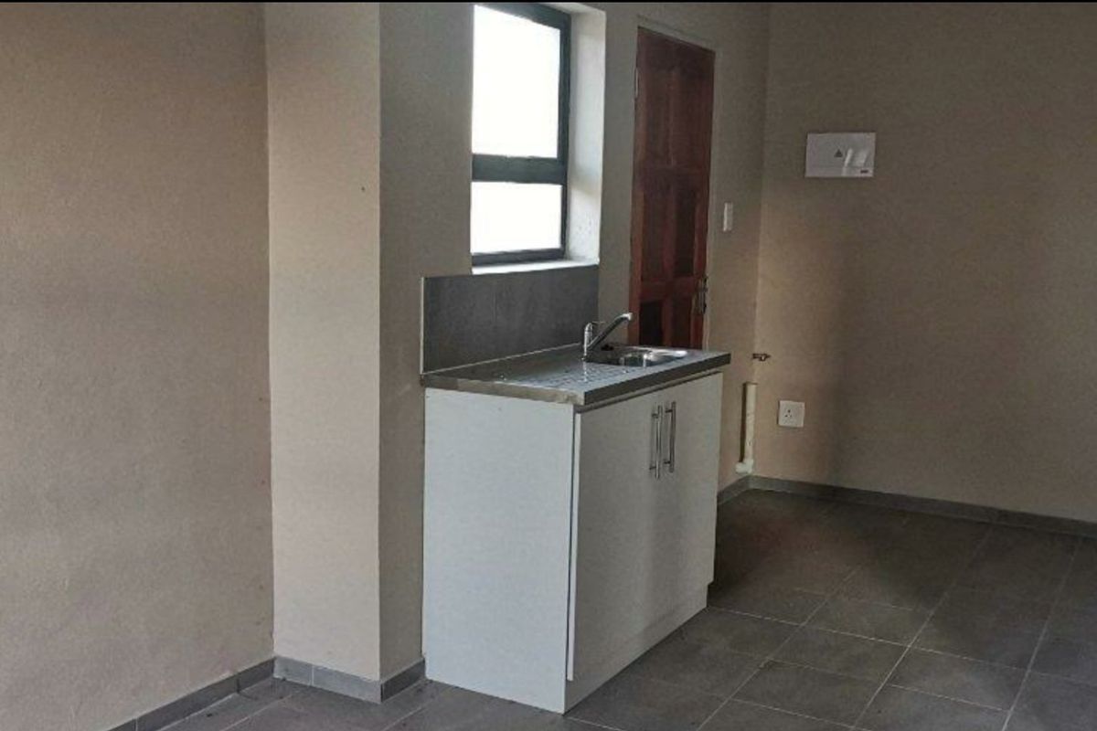 2 bedroom house for sale in Raceway - Photo 4