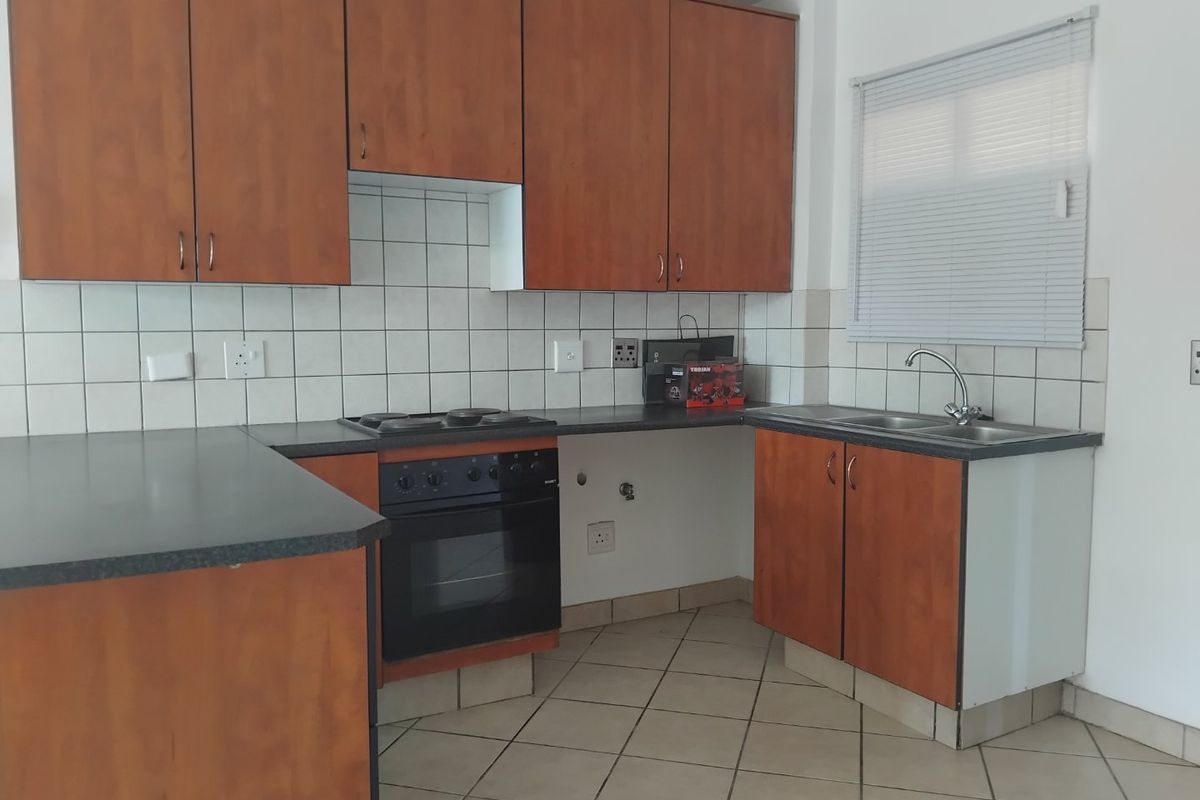 Great Location  – 2beds , 1 bath First Floor Apartment To Rent in Bel Aire Complex, Vorna Valley, Midrand - Photo 2