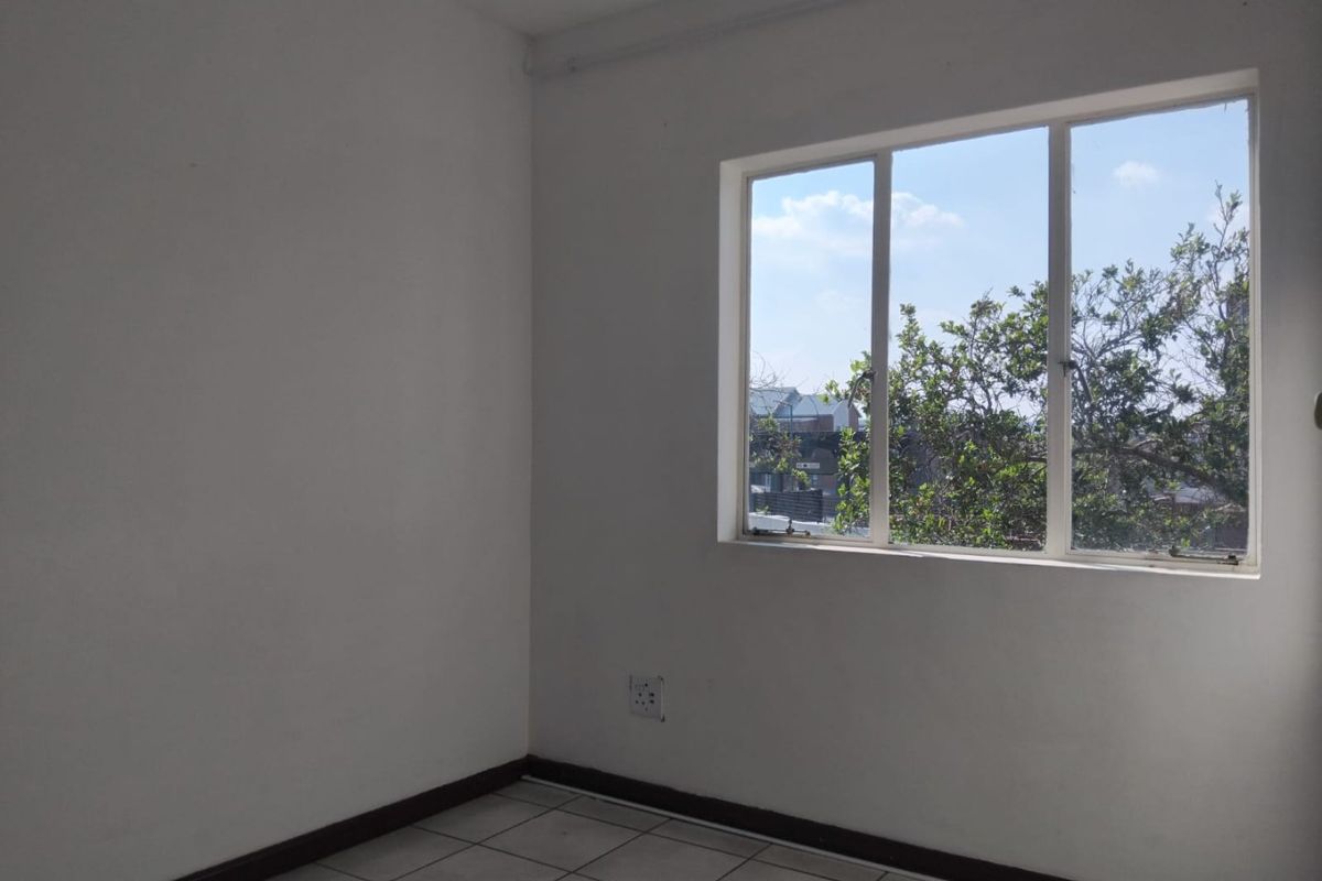 Great Location  – 2beds , 1 bath First Floor Apartment To Rent in Bel Aire Complex, Vorna Valley, Midrand - Photo 4