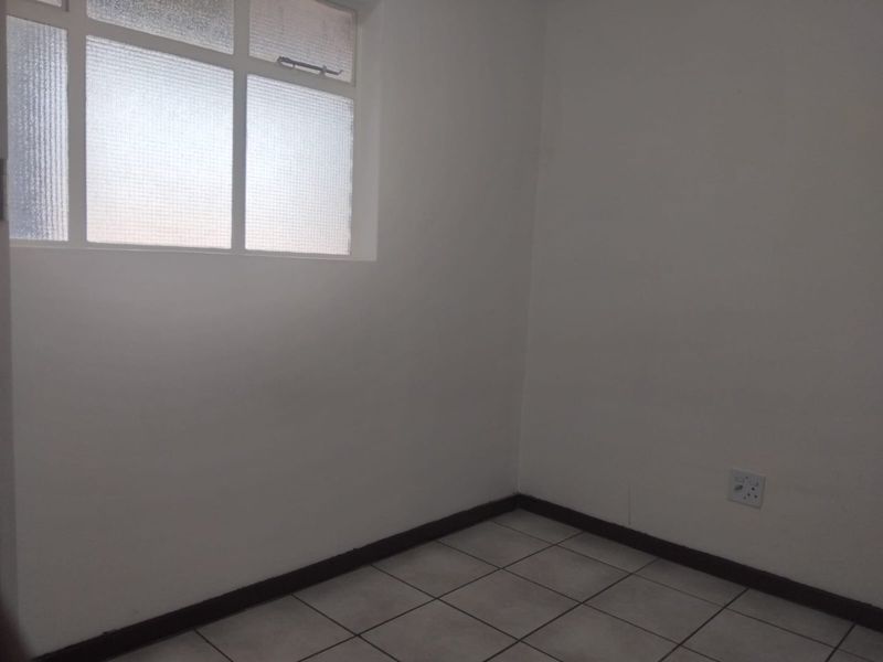Great Location  – 2beds , 1 bath First Floor Apartment To Rent in Bel Aire Complex, Vorna Valley, Midrand - Photo 9