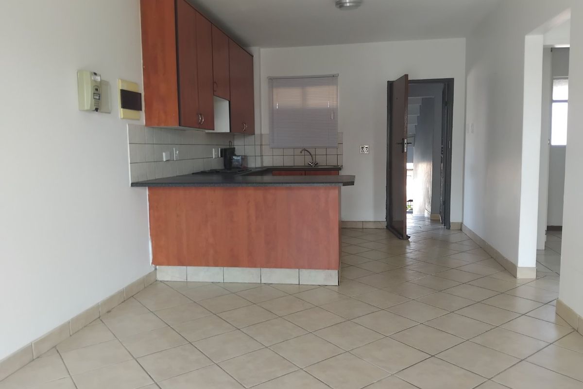 Great Location  – 2beds , 1 bath First Floor Apartment To Rent in Bel Aire Complex, Vorna Valley, Midrand - Photo 3