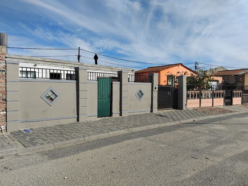 Three Bedroom House For Sale in Delft The Hague  - Photo 1