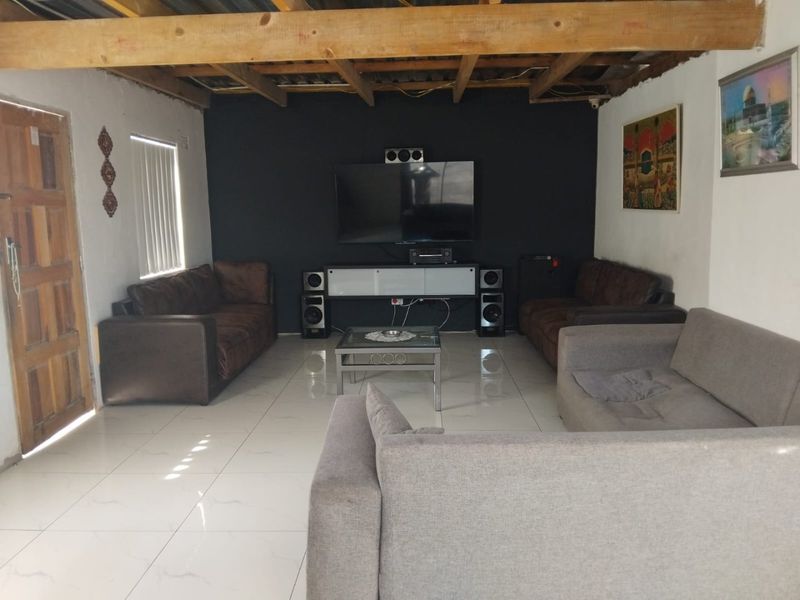 Three Bedroom House For Sale in Delft The Hague  - Photo 8