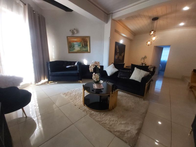 2 Bedroom Apartment in Wilkoppies. - Photo 4