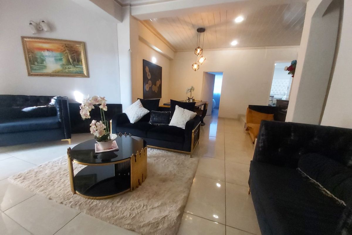 2 Bedroom Apartment in Wilkoppies. - Photo 5