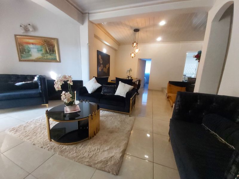 2 Bedroom Apartment in Wilkoppies. - Photo 5