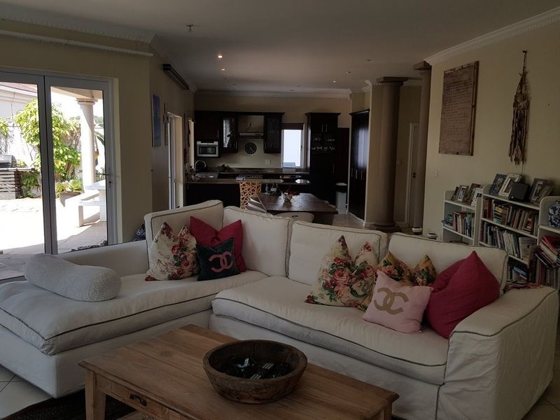 Lovely 3 Bedroom Free Standing Unit In Umhlanga - Photo 7