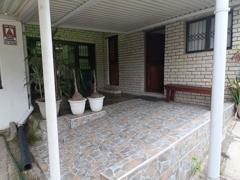 BEAUTIFUL SPACIOUS FAMILY HOME - Photo 2