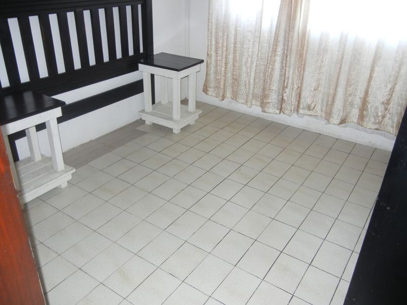 BEAUTIFUL SPACIOUS FAMILY HOME - Photo 10