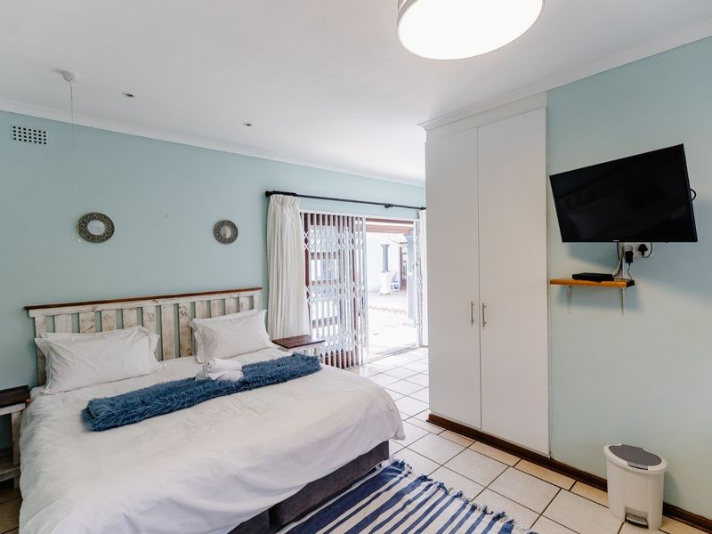 Prime Position With Income Options And Sea Views   - Photo 9