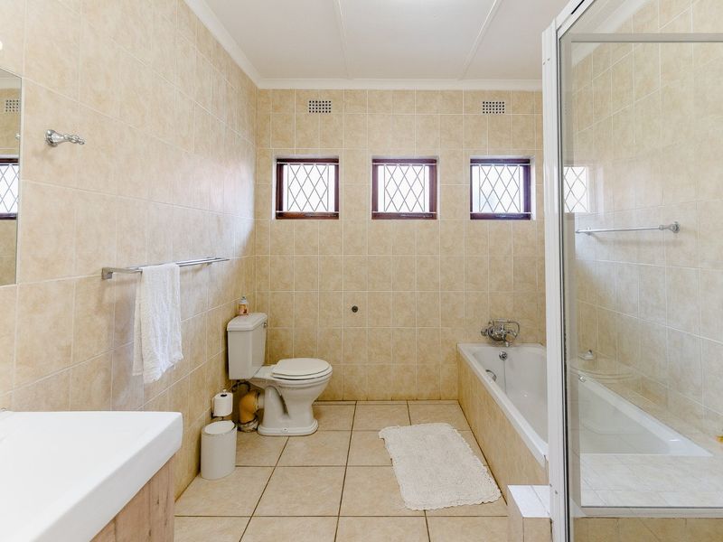 Prime Position With Income Options And Sea Views   - Photo 8