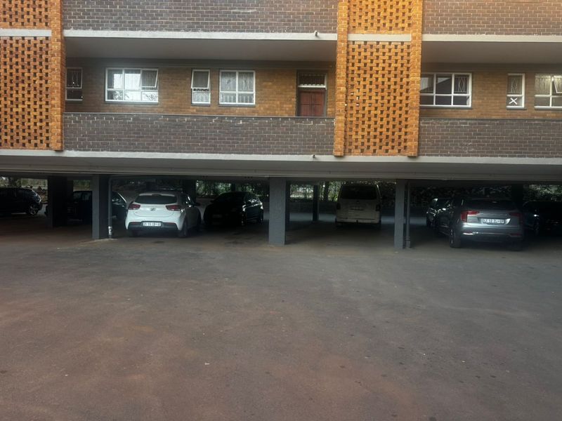STUNNING CAMELIA – ROOMS TO RENT IN A 4-BEDROOM FLAT - Photo 2