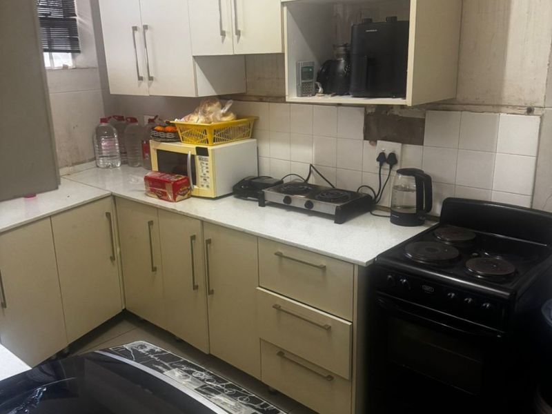 STUNNING CAMELIA – ROOMS TO RENT IN A 4-BEDROOM FLAT - Photo 5