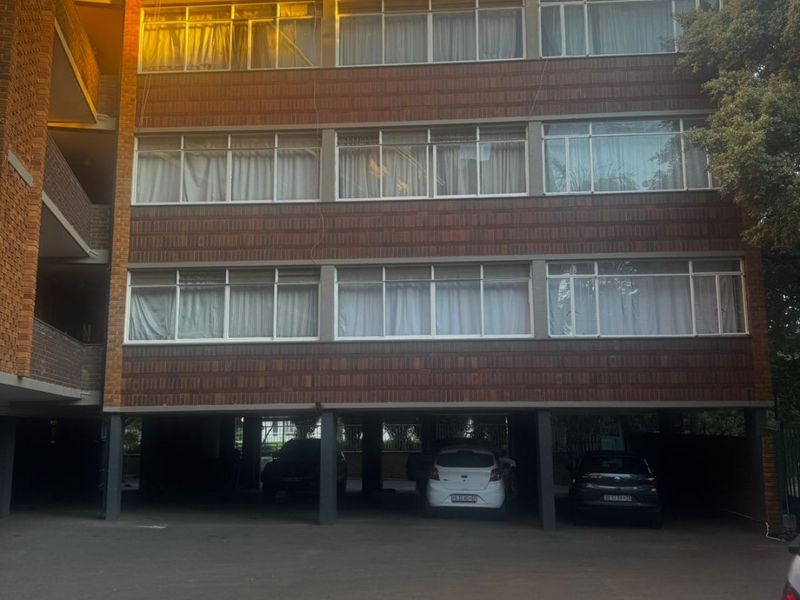 STUNNING CAMELIA – ROOMS TO RENT IN A 4-BEDROOM FLAT - Photo 3