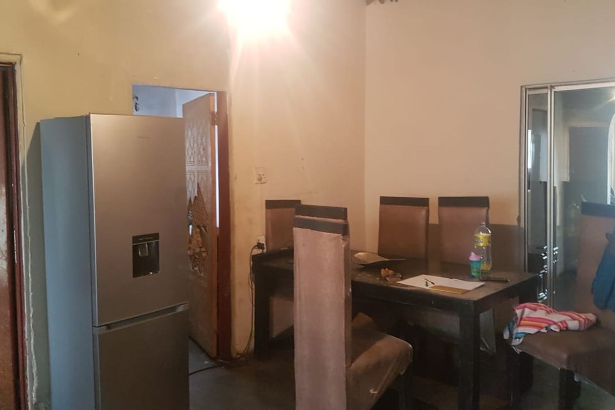 Spacious 4 Bedroom Home in Tsakane Central - Photo 4