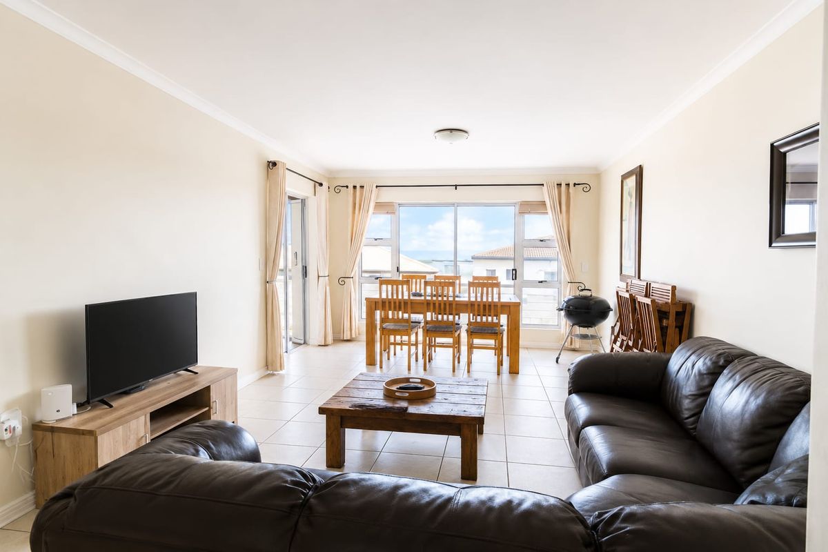Luxury Coastal Lifestyle Apartment - 2 - Bedroom Apartment - Photo 2