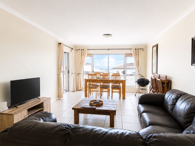 Luxury Coastal Lifestyle Apartment - 2 - Bedroom Apartment - Photo 2