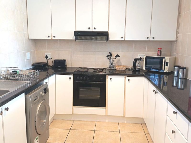 Luxury Coastal Lifestyle Apartment - 2 - Bedroom Apartment - Photo 4