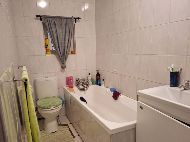 Neat One Bedroom Simplex for Sale in Hopefield - Photo 8