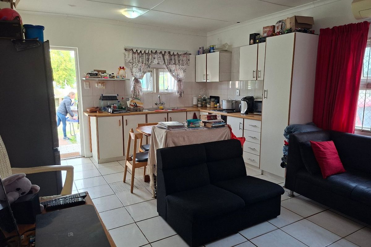 Neat One Bedroom Simplex for Sale in Hopefield - Photo 3