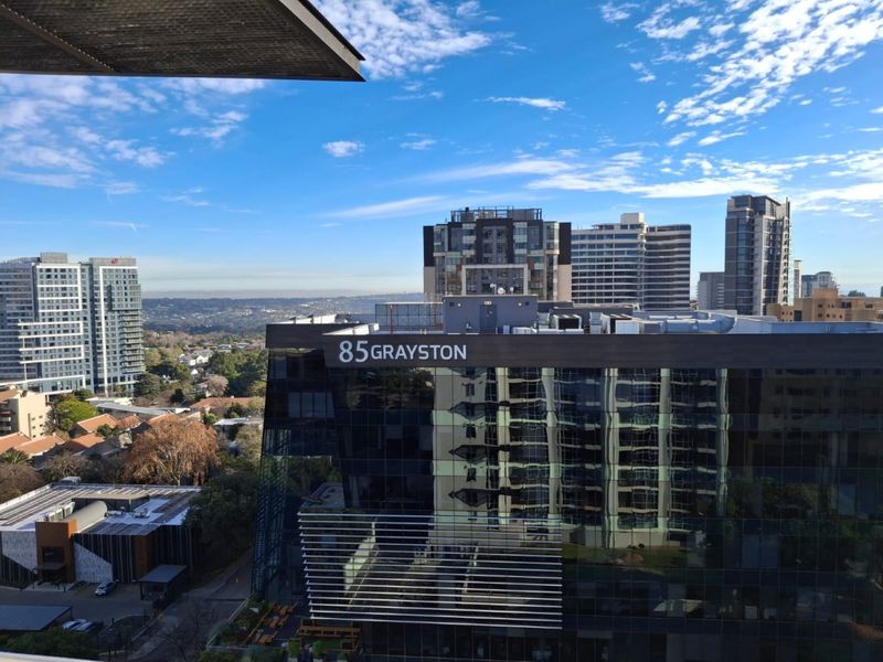 Stunning 3 Bedroom 3 Bath Penthouse in heart of Sandton Fully Furnished What a Steal- Reduced Price! - Photo 3