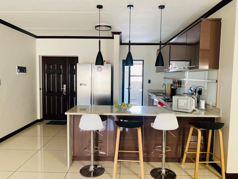 UPMARKET 3 BEDROOMS 2 BATHROOMS TOWNHOUSE FOR SALE IN MIDRAND VILLA LA SAULE - Photo 7