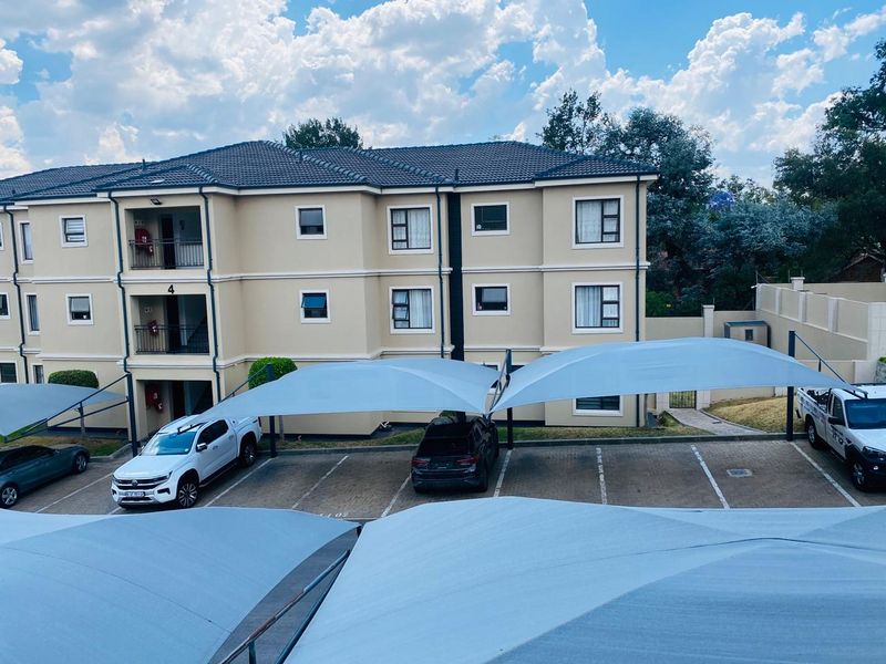 UPMARKET 3 BEDROOMS 2 BATHROOMS TOWNHOUSE FOR SALE IN MIDRAND VILLA LA SAULE - Photo 3