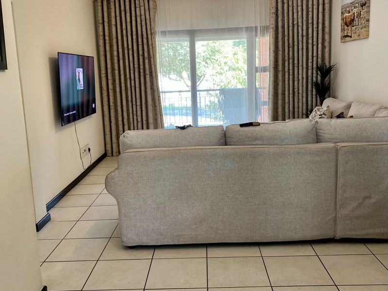 2 Bedroom Apartment / Flat for Sale in Acacia - Photo 4