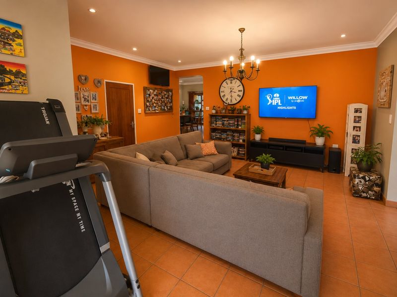 Spacious Family Home Within Walking Distance of Kempton Park High School - Photo 7