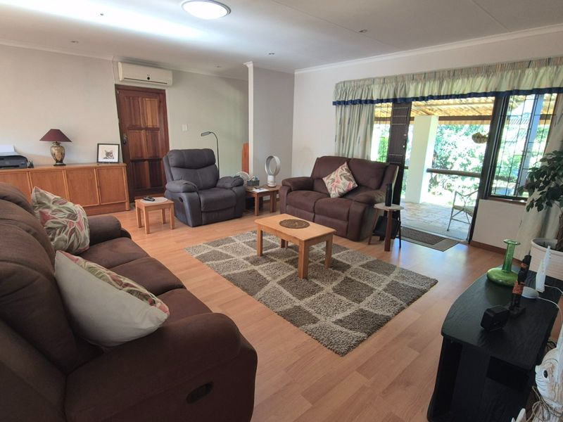 Well-Maintained Pet friendly Townhouse with a Motivated Seller - Photo 7