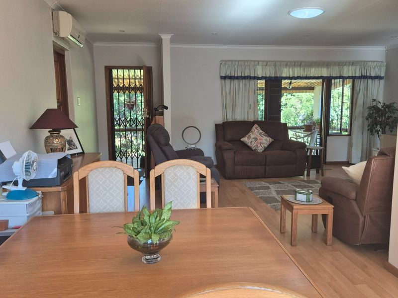 Well-Maintained Pet friendly Townhouse with a Motivated Seller - Photo 6