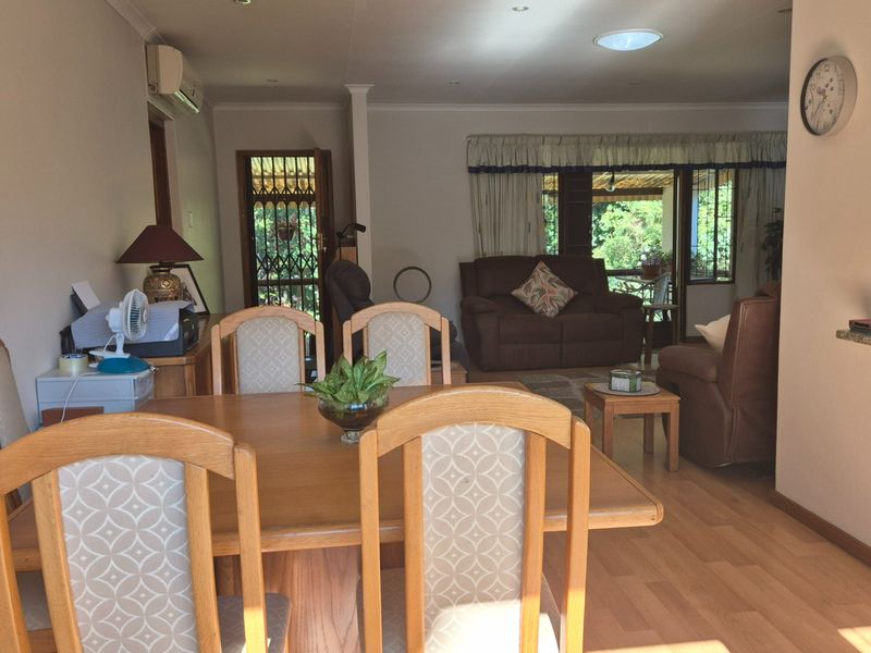 Well-Maintained Pet friendly Townhouse with a Motivated Seller - Photo 2