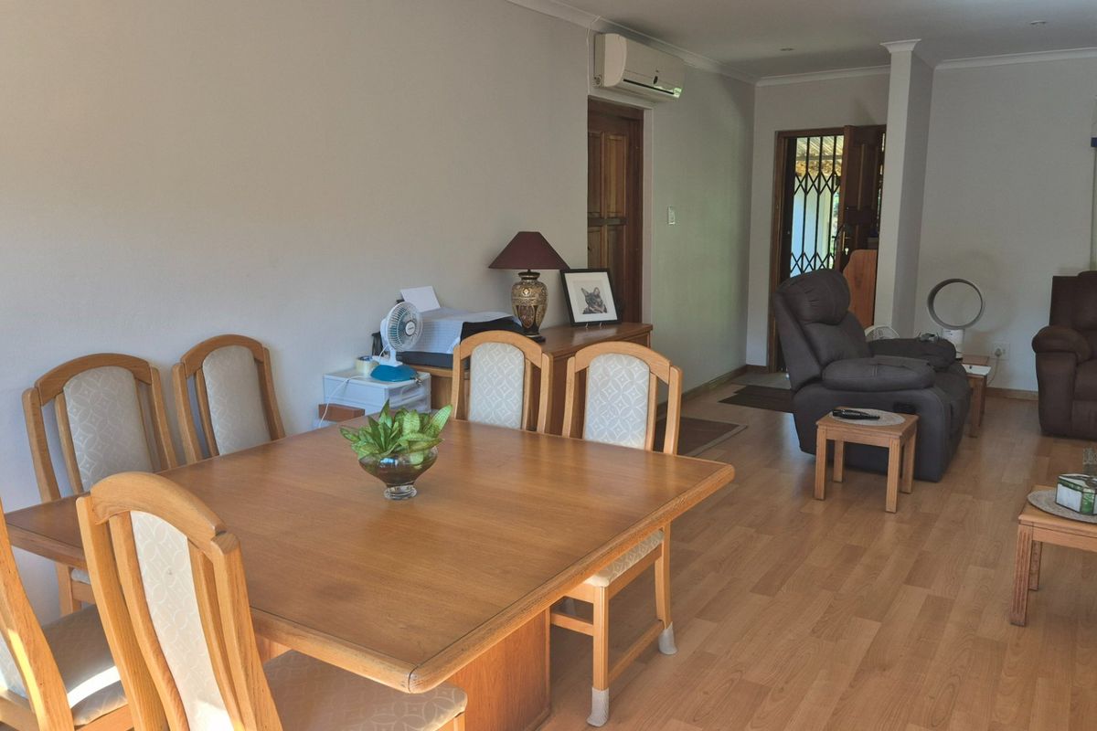 Well-Maintained Pet friendly Townhouse with a Motivated Seller - Photo 5