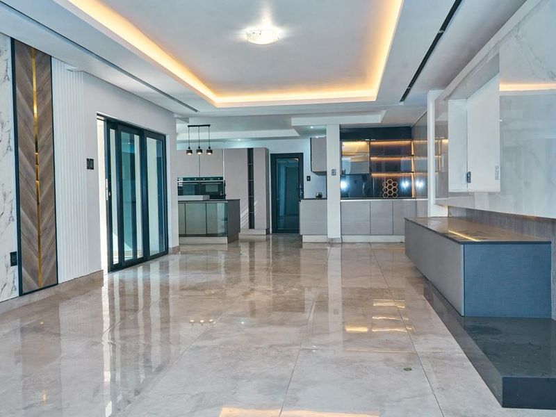 Modern 4 bedroom house in Fourways - Photo 3