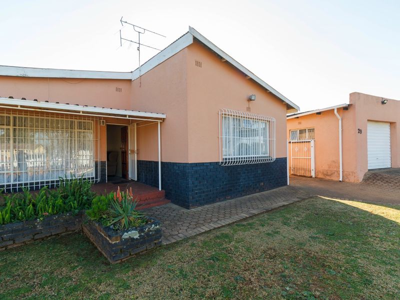 Charming Family Home with Endless Potential in Witpoortjie - Photo 1