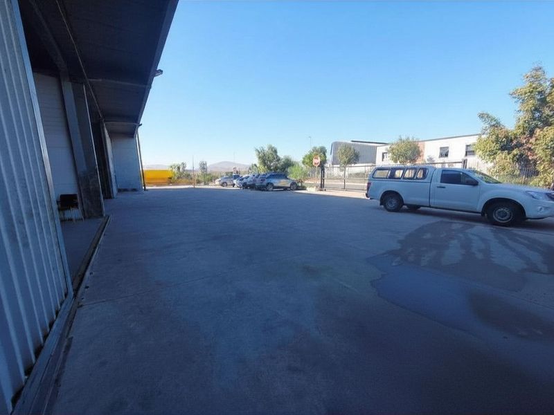Purpose-Built Factory | Overhead Cranes | Offices | 23 Parking Bays - Photo 10
