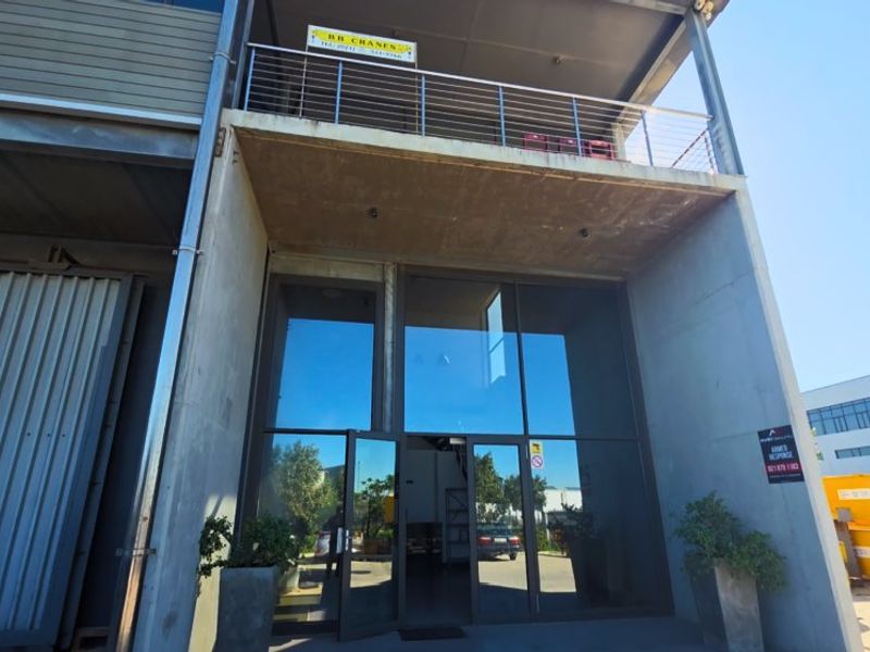 Purpose-Built Factory | Overhead Cranes | Offices | 23 Parking Bays - Photo 9
