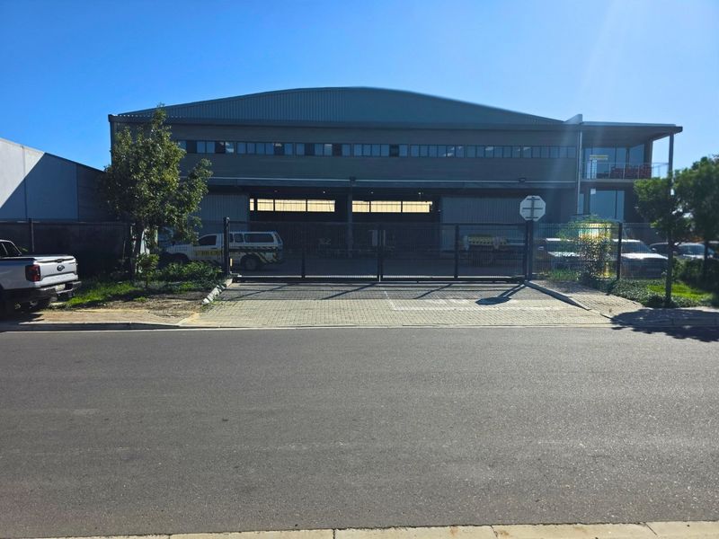Purpose-Built Factory | Overhead Cranes | Offices | 23 Parking Bays - Photo 8