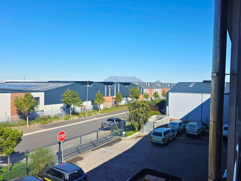 Purpose-Built Factory | Overhead Cranes | Offices | 23 Parking Bays - Photo 7