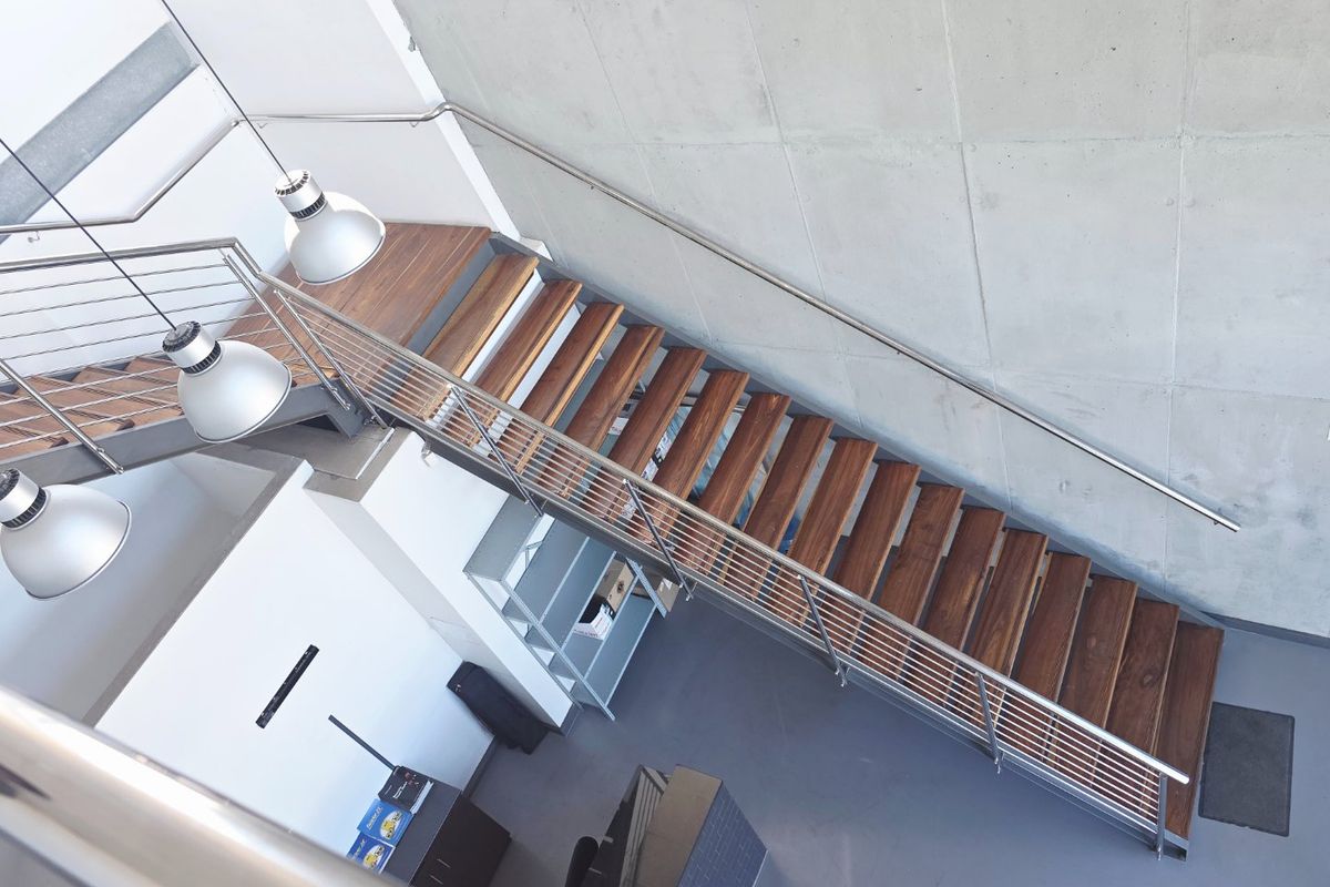 Purpose-Built Factory | Overhead Cranes | Offices | 23 Parking Bays - Photo 2