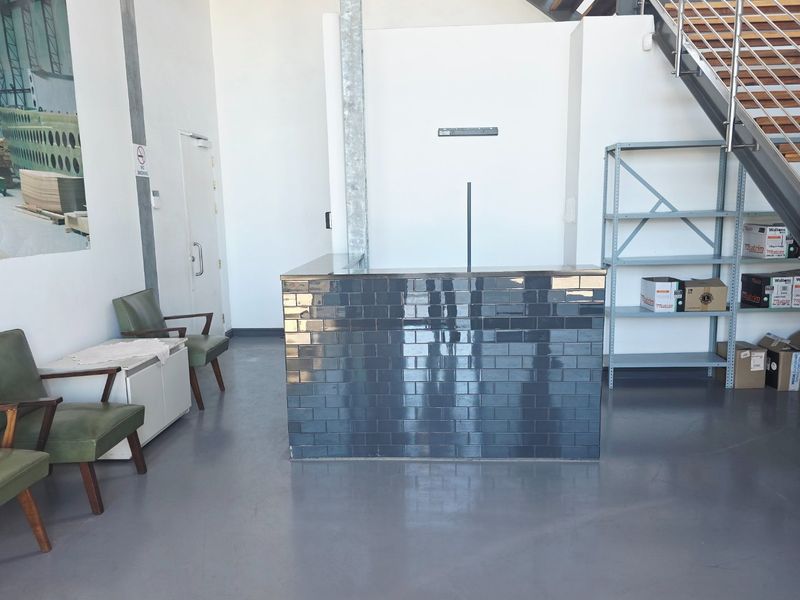 Purpose-Built Factory | Overhead Cranes | Offices | 23 Parking Bays - Photo 3