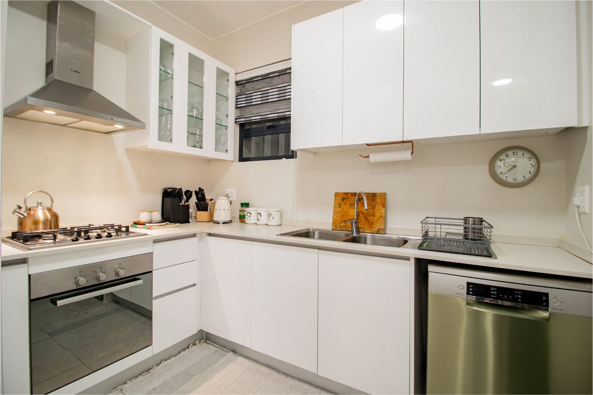 Stylish 1-Bedroom Apartment for sale - Photo 2